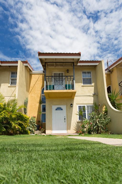 The Oasis I, Portmore Country Club Extérieur photo