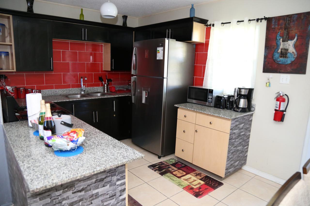 The Oasis I, Portmore Country Club Extérieur photo