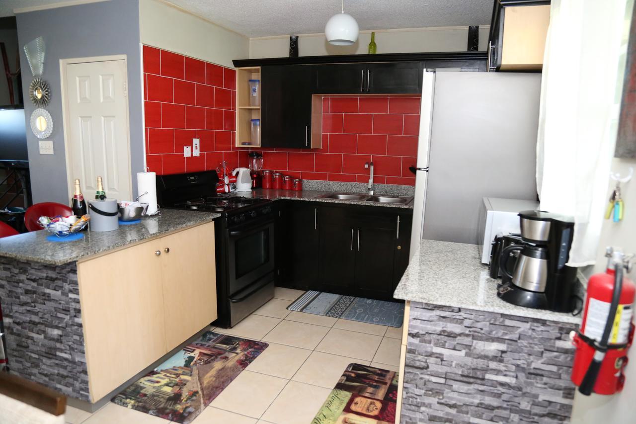 The Oasis I, Portmore Country Club Extérieur photo