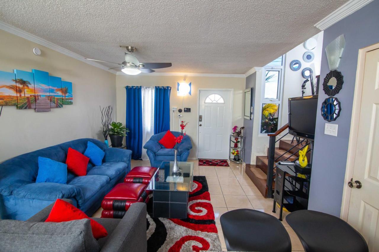 The Oasis I, Portmore Country Club Extérieur photo