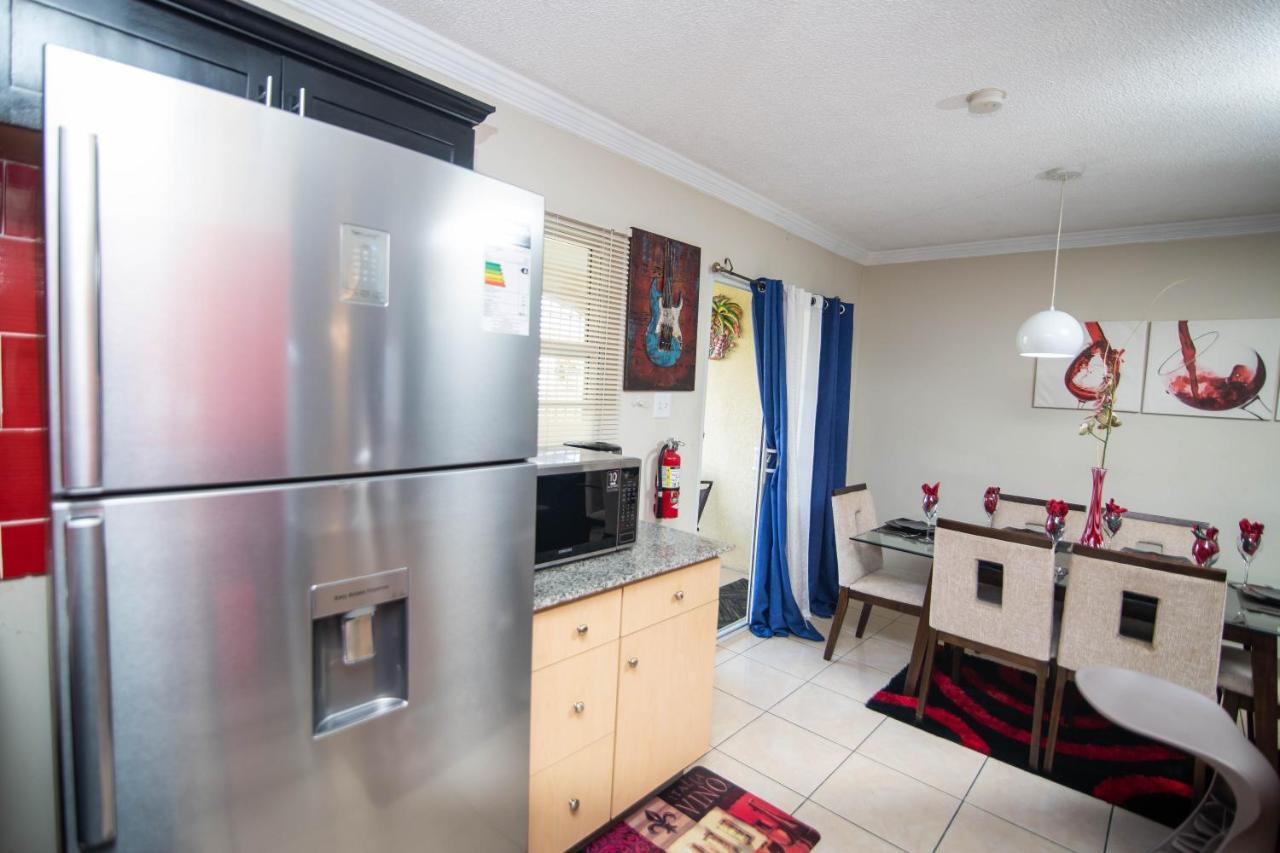 The Oasis I, Portmore Country Club Extérieur photo