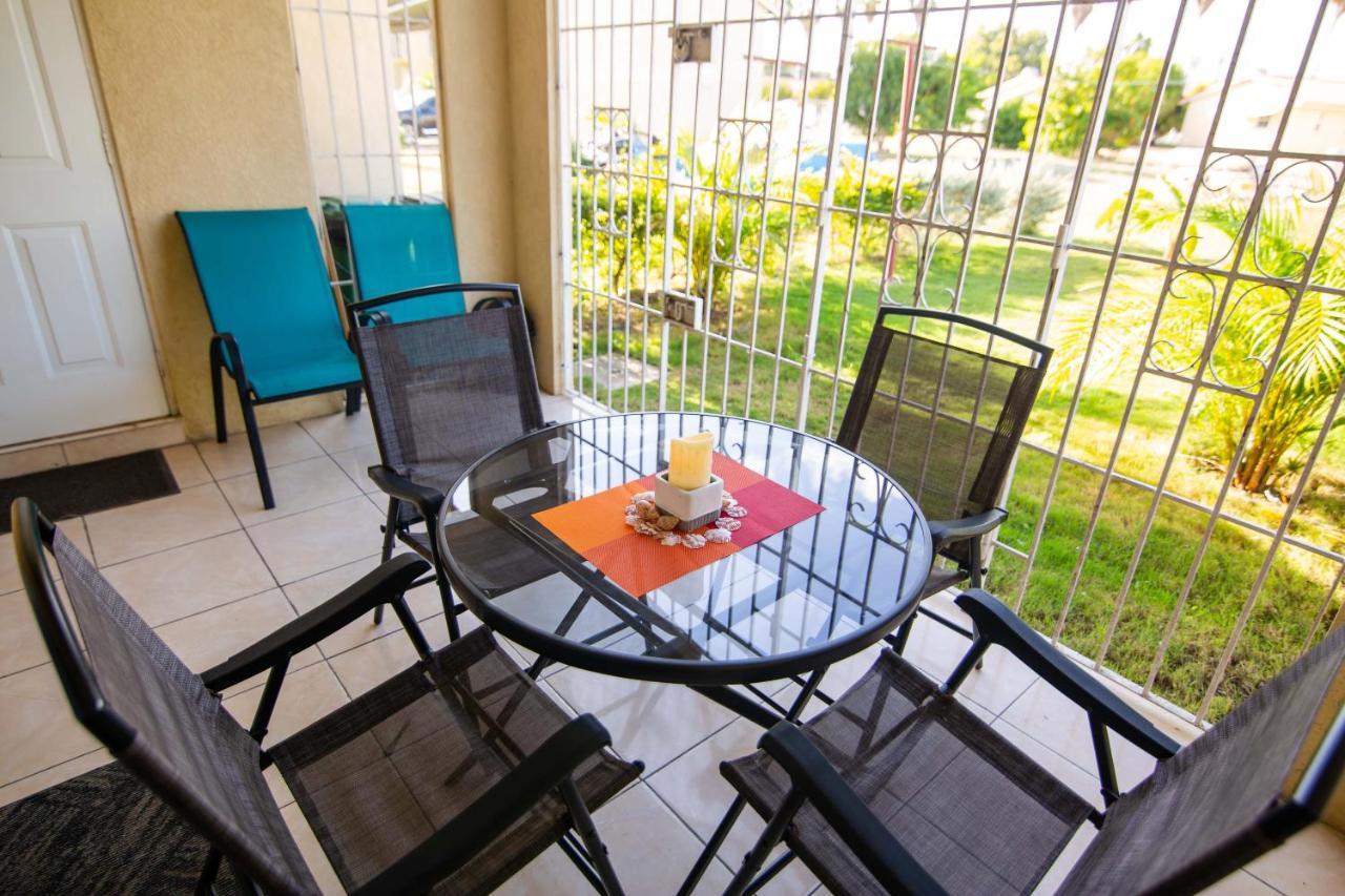 The Oasis I, Portmore Country Club Extérieur photo